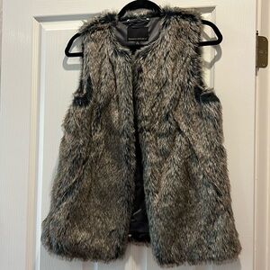 Faux fur vest with pockets